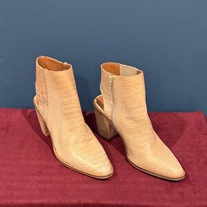 Lucky Brand - 10 - shyna - Block heal - open back